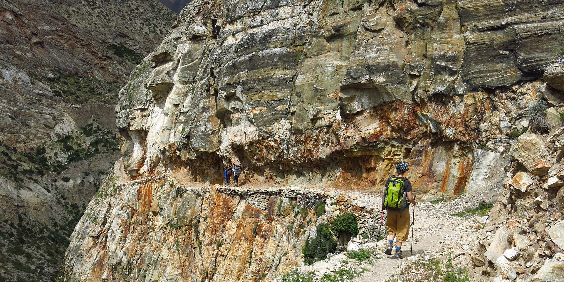 Exposed trail between Kyang and Phu on the Nar Phu trek